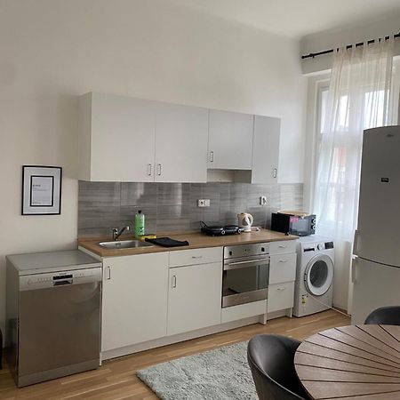 Roomy Apartment Close To Palmovka Praha Eksteriør bilde